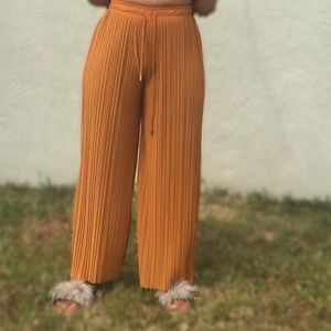 Woman pants stretchable